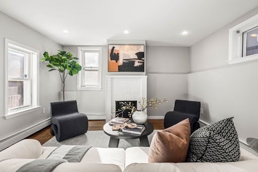 93 BELLINGHAM AVE