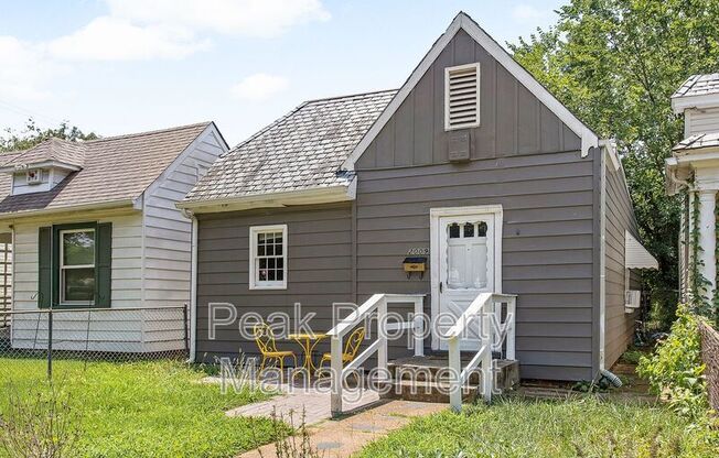 2009 MAPLEWOOD AVE