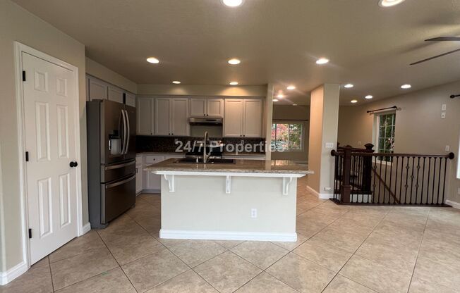 3 beds, 2.5 baths, $2,995