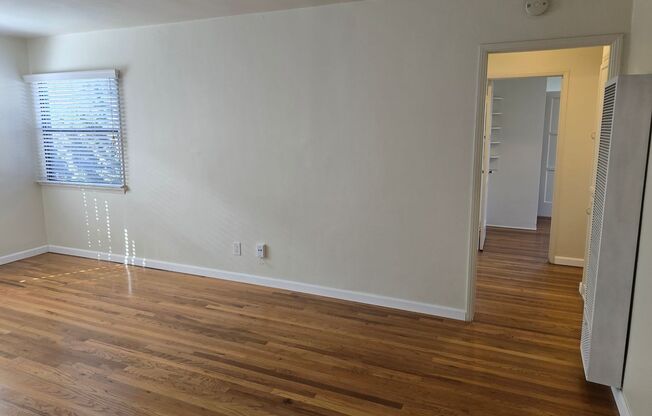 2 beds, 1 bath, 800 sqft, $2,750, Unit 951