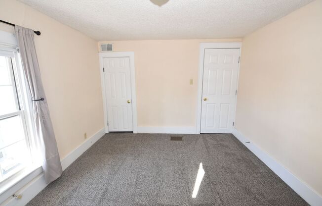 4 beds, 1 bath, $1,400