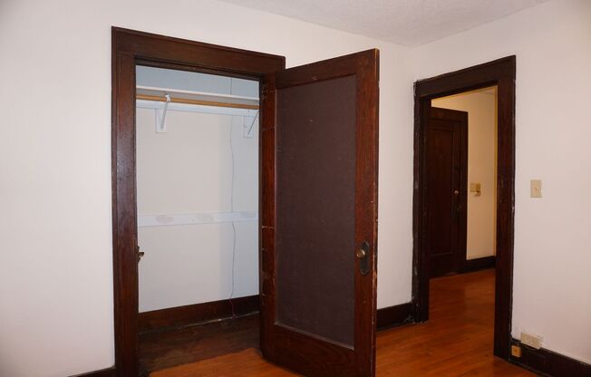 Studio, 1 bath, 330 sqft, $725, Unit 106