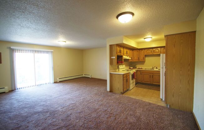 2 beds, 2 baths, 1,160 sqft, $1,465, Unit 1820-121