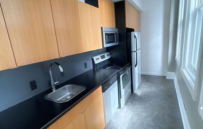 1 bed, 1 bath, 635 sqft, $1,025, Unit 1007