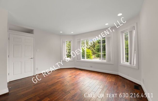 4120 N OVERHILL AVE