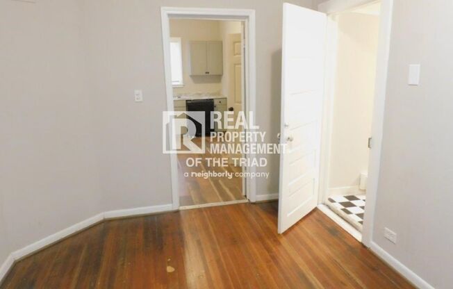 Cozy 2 Bedroom/1 Bath Home in Greensboro