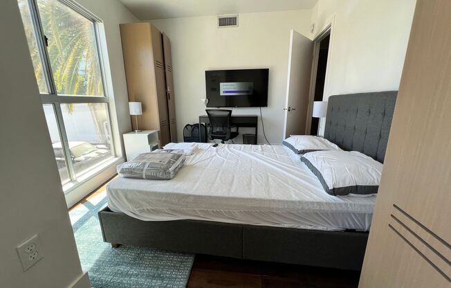 4 beds, 3 baths, 1,400 sqft, $1,350, Unit 401 - Signature Room - 2