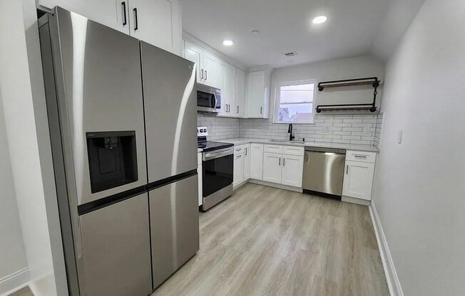 6 HARDING AVE