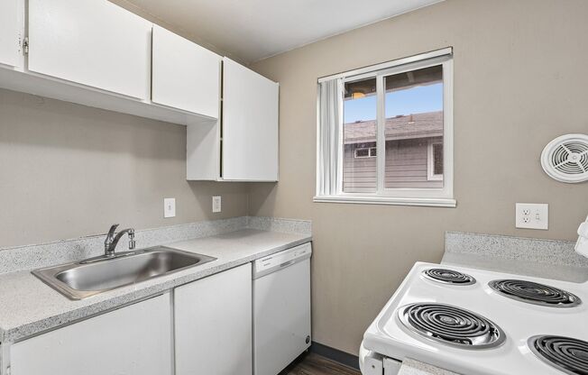 2 beds, 1 bath, 800 sqft, $1,325, Unit 431-01-15