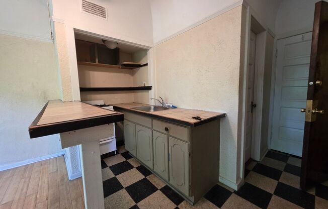 1503-15 E Kane Pl