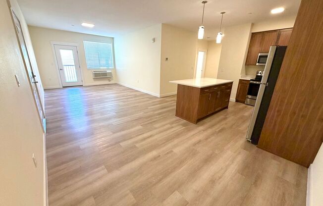 2 beds, 1 bath, 1,005 sqft, $1,875, Unit F204