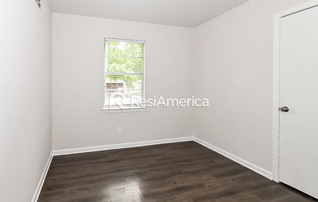 3 beds, 1 bath, $1,195