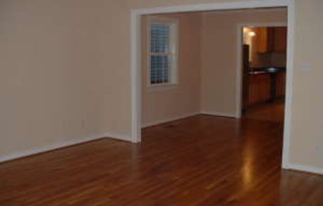 Large 3 Bedroom | 2.5 Bath in The Fan!
