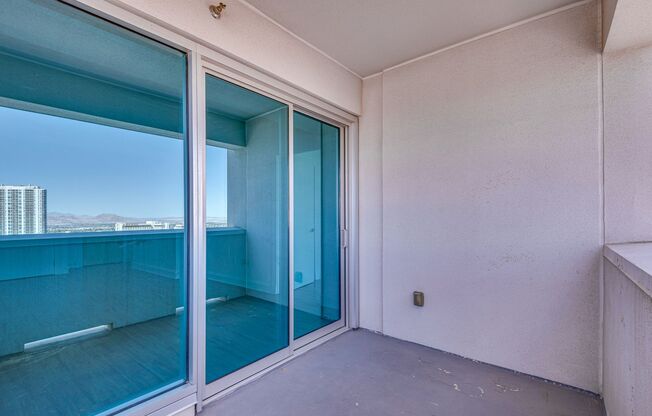 2 beds, 2 baths, $2,450, Unit # 2407