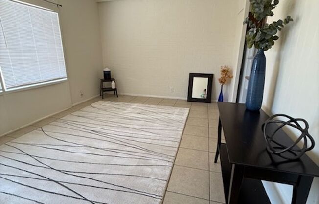 2 Bed 1 Bath Spacious Apartment