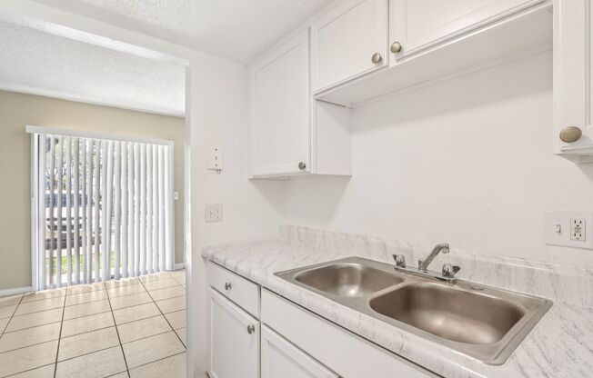 1 bed, 1 bath, 850 sqft, $1,050, Unit 29-066C