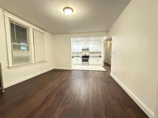 3 beds, 1 bath, $3,200, Unit 2