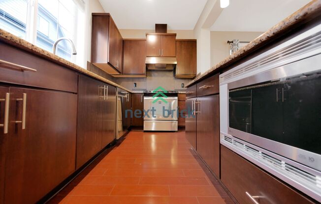 4 Bedroom 3.5 Bathroom in Highly Desirable Issaquah Highlands!