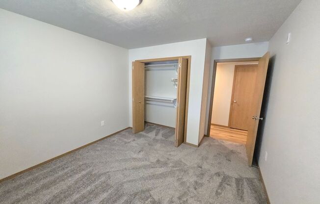 2 beds, 1 bath, 1,090 sqft, $1,230, Unit 3400 202