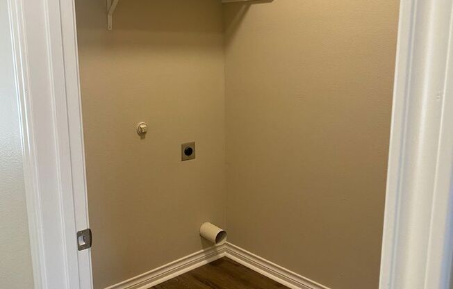 1 bed, 1 bath, 756 sqft, $1,125, Unit 213