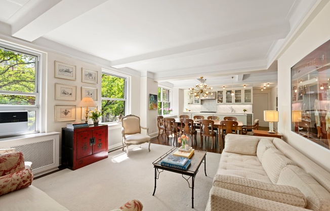 225 E 79 ST