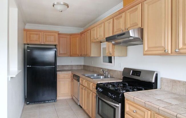 1 bed, 1 bath, $2,195, Unit C