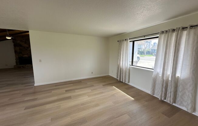 8007 Shasta Ave - Ranch Style 95758