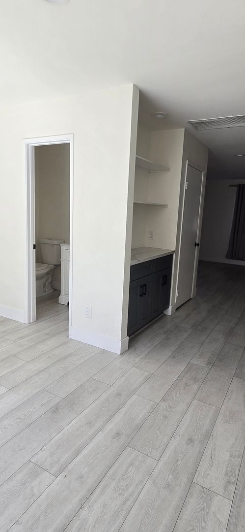 Beautifully Maintained & Convenient Townhome