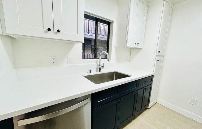 2 beds, 2 baths, $3,295, Unit 203