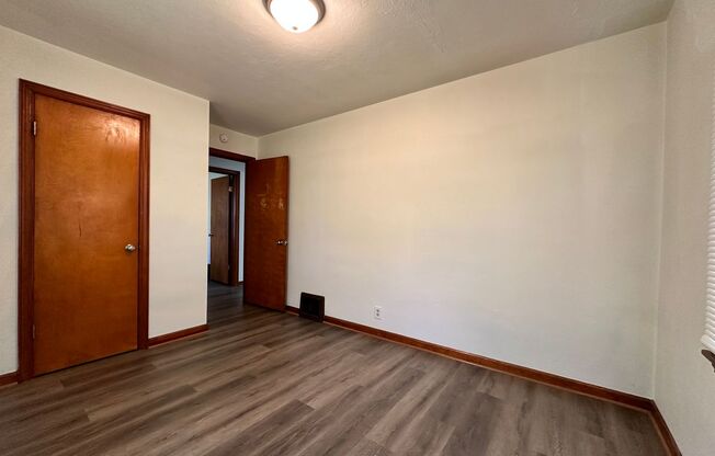 2 beds, 1 bath, $895, Unit #1