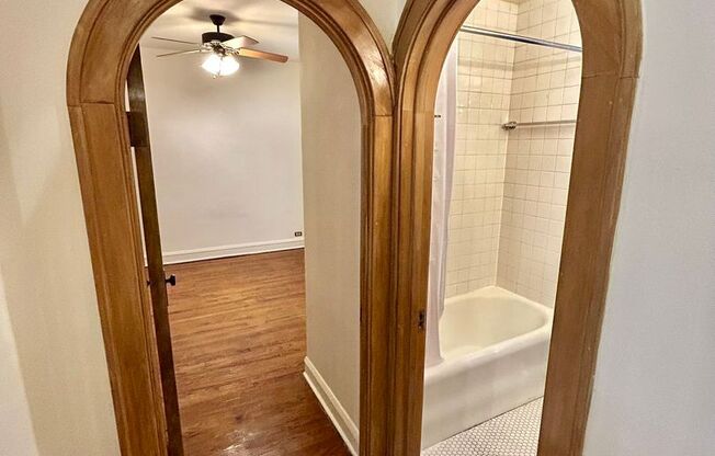 1 bed, 1 bath, 475 sqft, $2,370, Unit 233-122