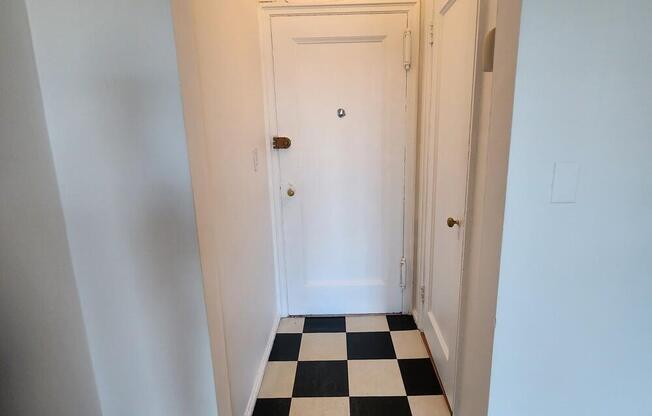 Studio, 1 bath, 386 sqft, $5,450, Unit 15L