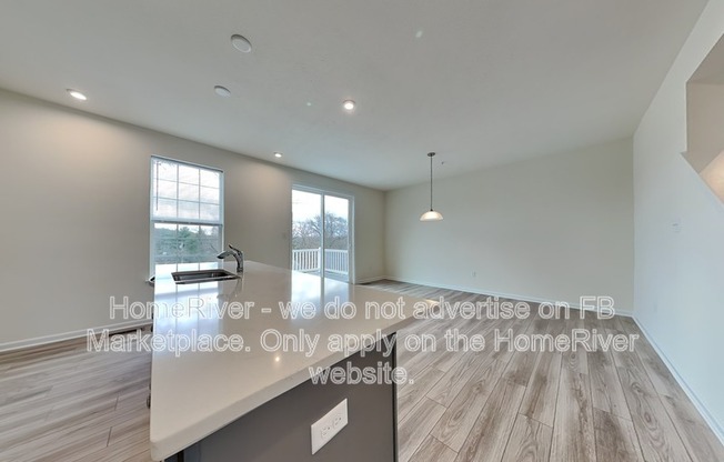 121 SWEETWATER DR