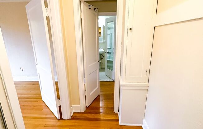 Studio, 1 bath, 365 sqft, $1,195, Unit 209