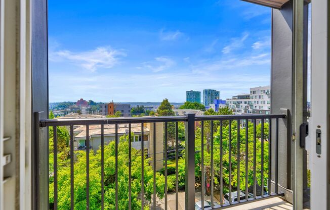 2 beds, 2 baths, 1,005 sqft, $2,895, Unit 504