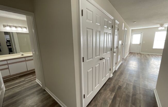 1 bed, 1 bath, 765 sqft, $1,125, Unit 2700-4