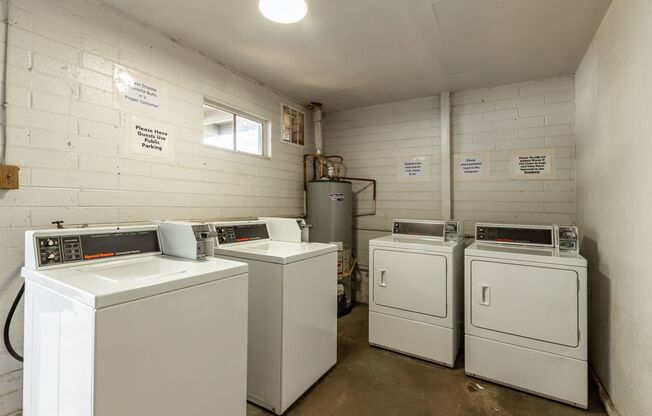 Studio, 1 bath, 400 sqft, $749, Unit 01