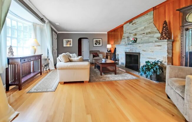 Short-term Rental. 4BR/3.5BA Cape Cod – Over 2,800 Sq. Ft. of Comfort & Style! Flexible Lease Terms!