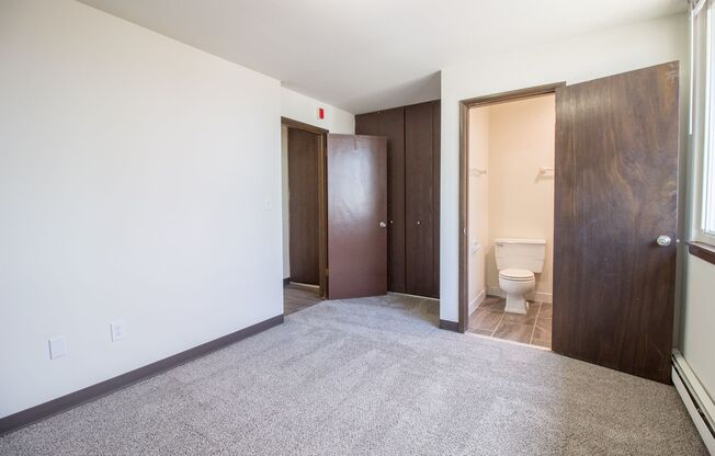 2 beds, 1.5 baths, 680 sqft, $1,375, Unit 211