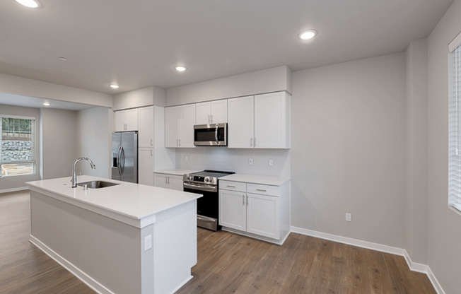 3 beds, 3.5 baths, $3,700, Unit 4