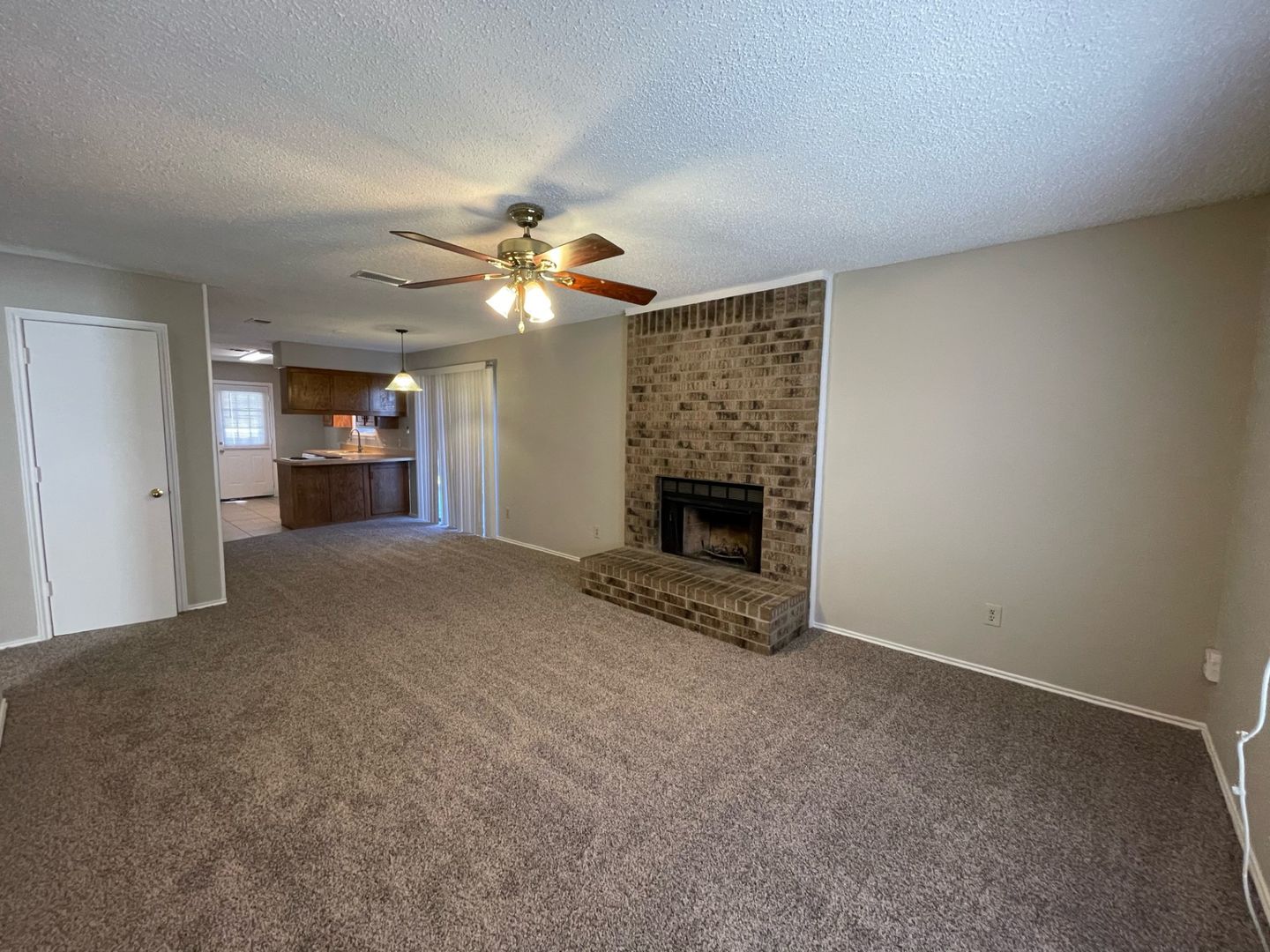 5601 Hearthwood Ct, Arlington TX 76016