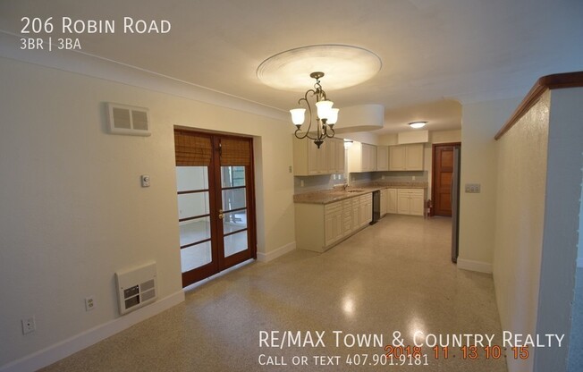 206 ROBIN RD