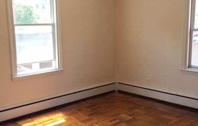 2 beds, 1 bath, 800 sqft, $1,650, Unit D21
