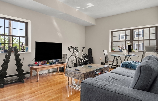 191 Bunker Hill Street 201