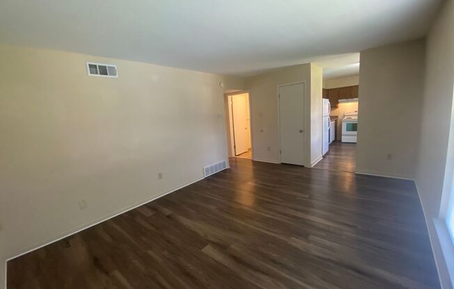 2 beds, 1 bath, 850 sqft, $1,325, Unit C02