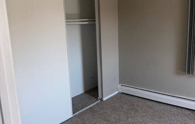 2 beds, 1 bath, 921 sqft, $1,589, Unit 3-303