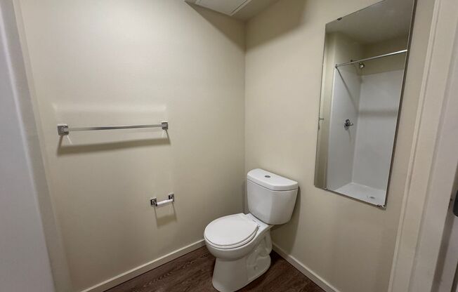 Studio, 1 bath, 175 sqft, $1,315, Unit 423