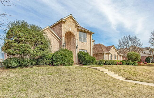 Beautifully crafted 3-2-2 home in the Colleyville area!