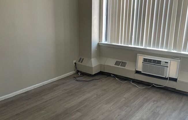 1 bed, 1 bath, 600 sqft, $1,400, Unit 908