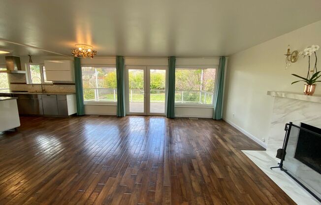 3 beds, 3 baths, $4,100